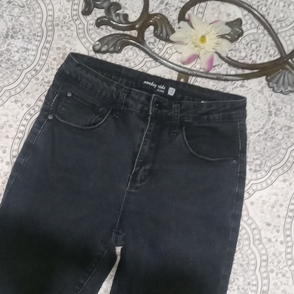 black slightly distressed skinny jeans - Picture 4 of 13